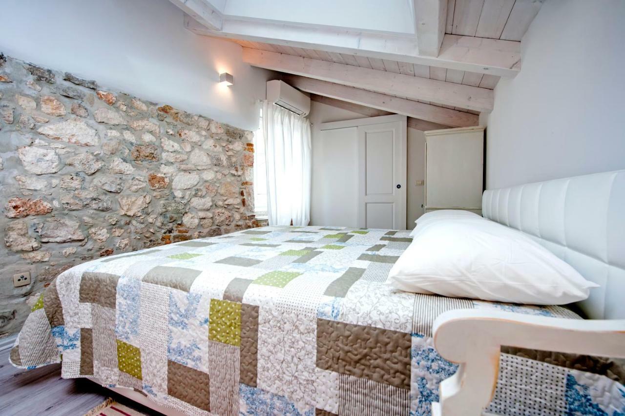 Apartment And Studio Ca' 3 Vie 로비니 외부 사진