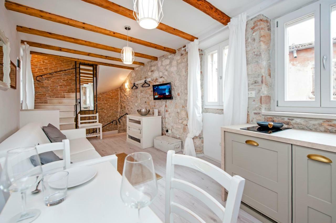 Apartment And Studio Ca' 3 Vie 로비니 외부 사진