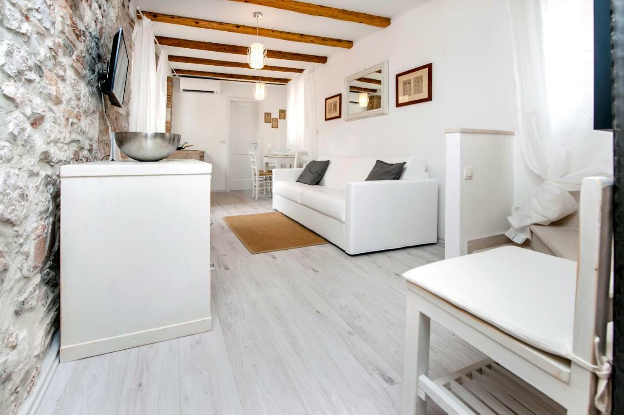 Apartment And Studio Ca' 3 Vie 로비니 외부 사진