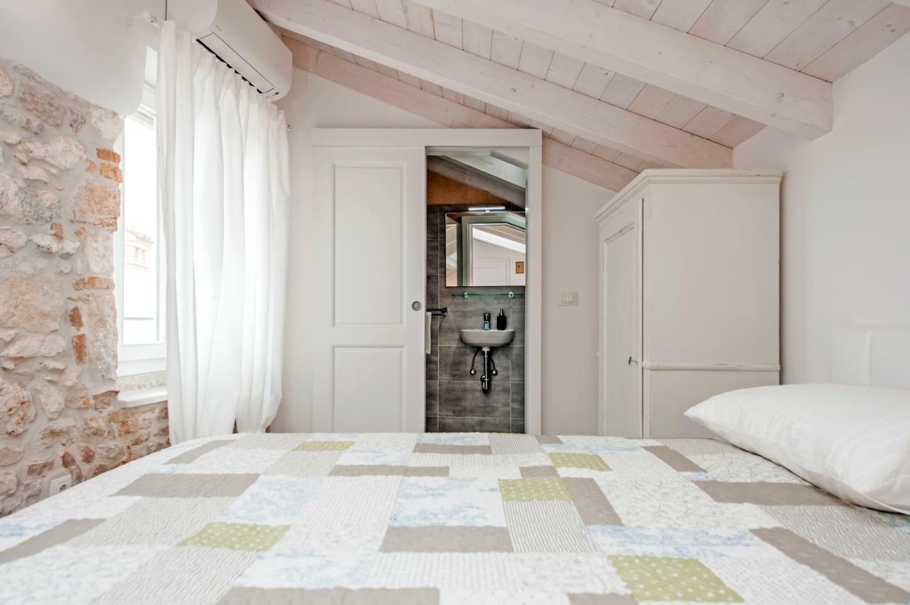 Apartment And Studio Ca' 3 Vie 로비니 외부 사진