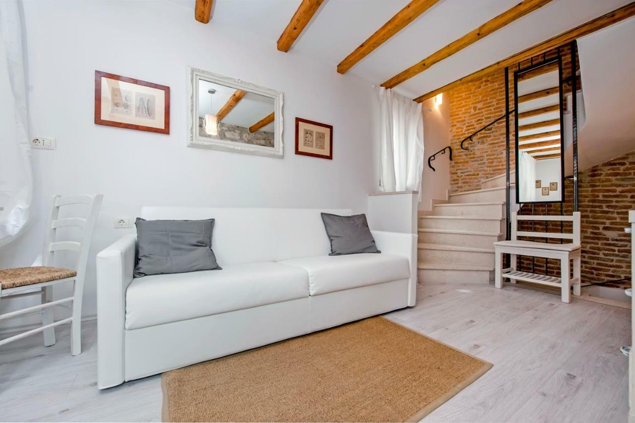 Apartment And Studio Ca' 3 Vie 로비니 외부 사진