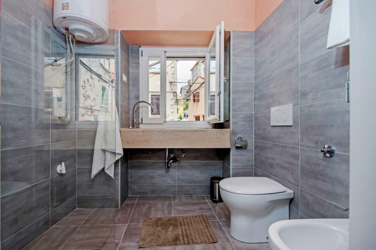 Apartment And Studio Ca' 3 Vie 로비니 외부 사진