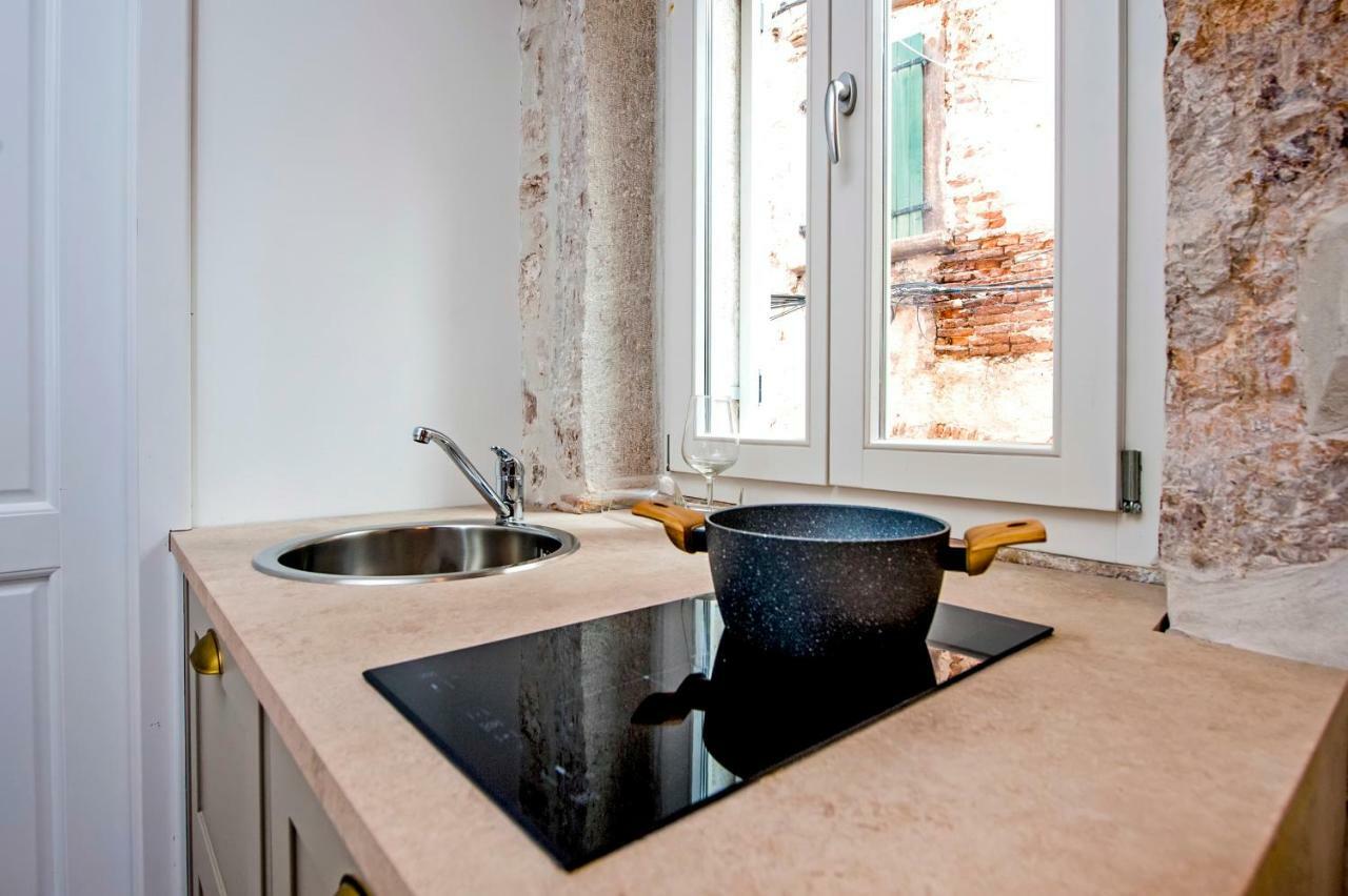 Apartment And Studio Ca' 3 Vie 로비니 외부 사진