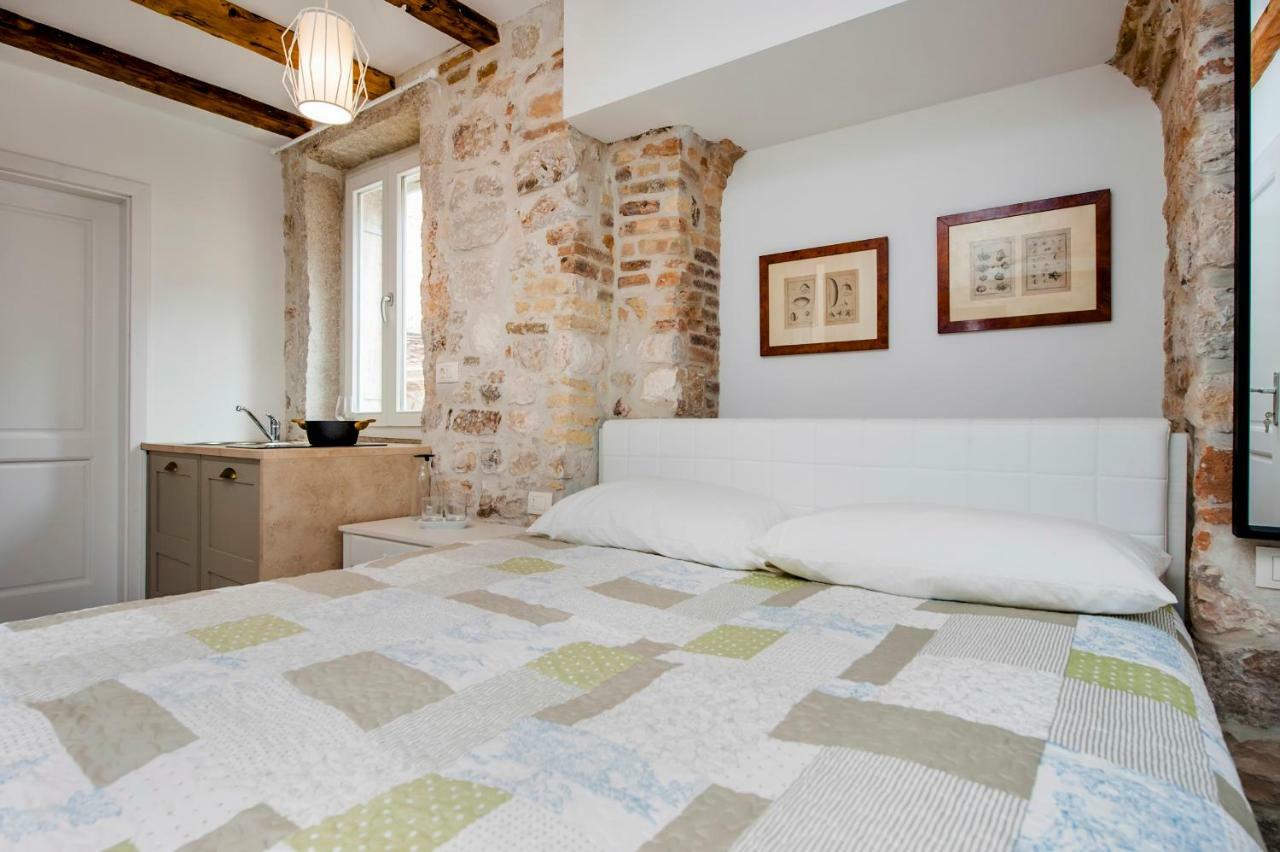 Apartment And Studio Ca' 3 Vie 로비니 외부 사진