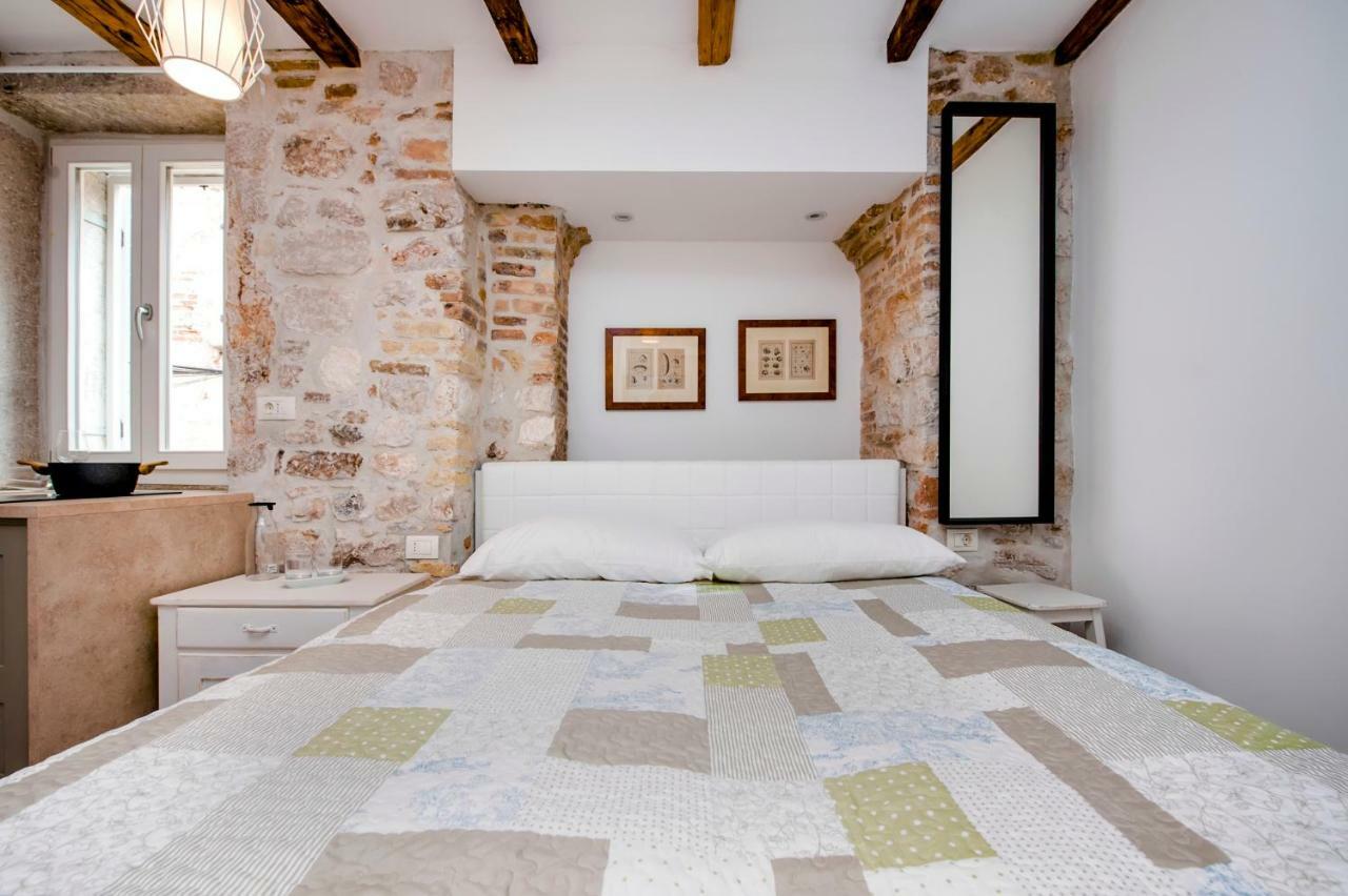 Apartment And Studio Ca' 3 Vie 로비니 외부 사진
