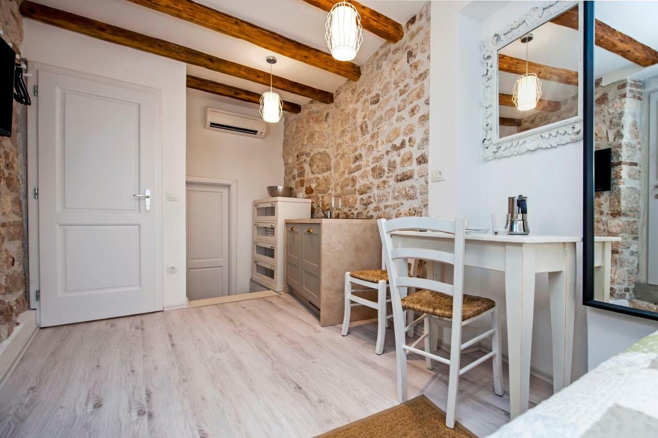 Apartment And Studio Ca' 3 Vie 로비니 외부 사진