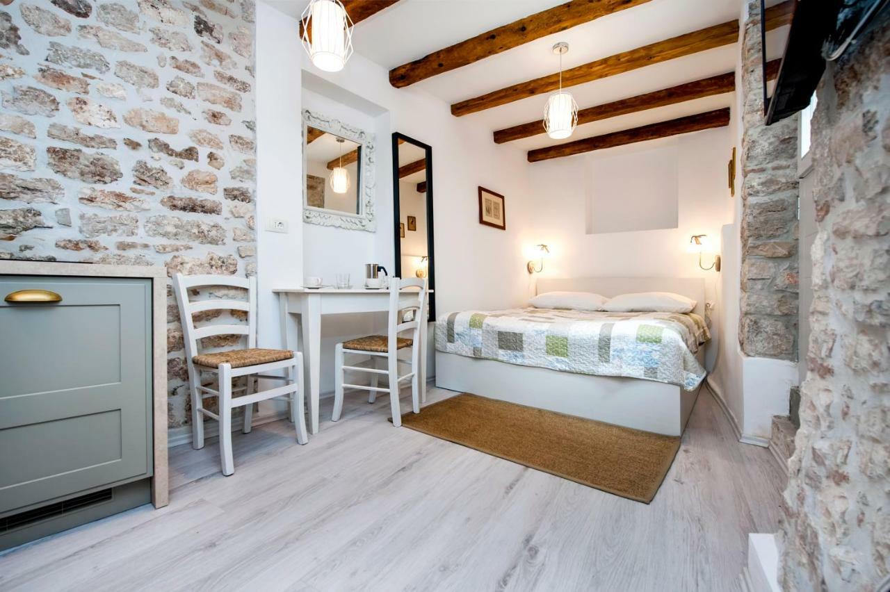 Apartment And Studio Ca' 3 Vie 로비니 외부 사진