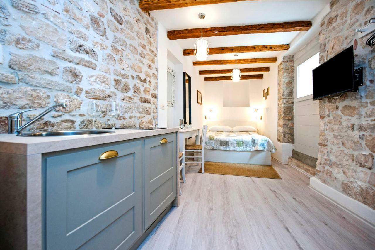 Apartment And Studio Ca' 3 Vie 로비니 외부 사진